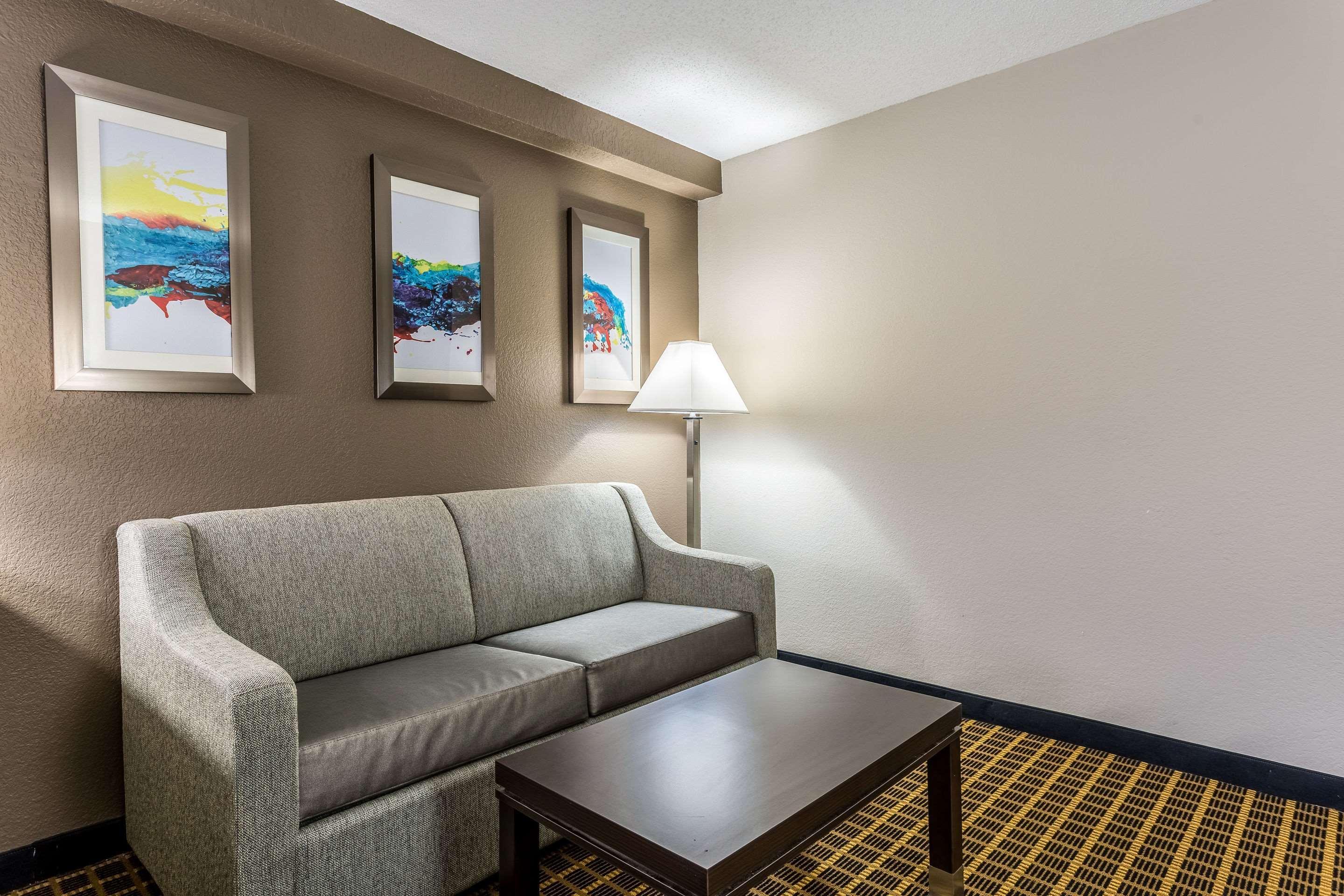 Quality Inn & Suites West El Paso I-10 Extérieur photo