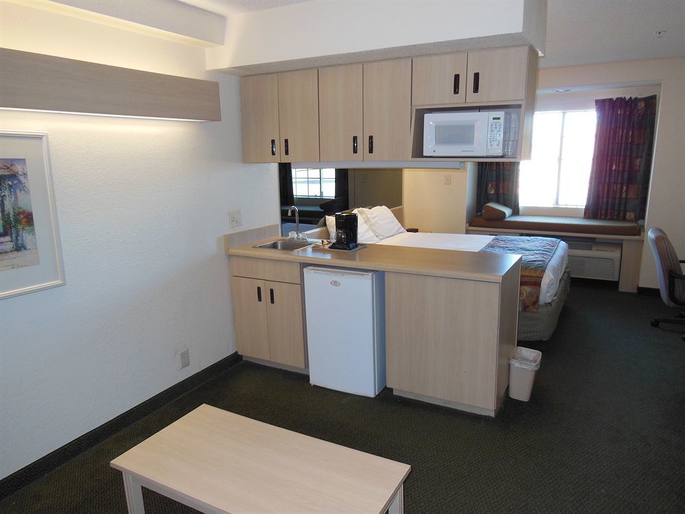 Quality Inn & Suites West El Paso I-10 Extérieur photo