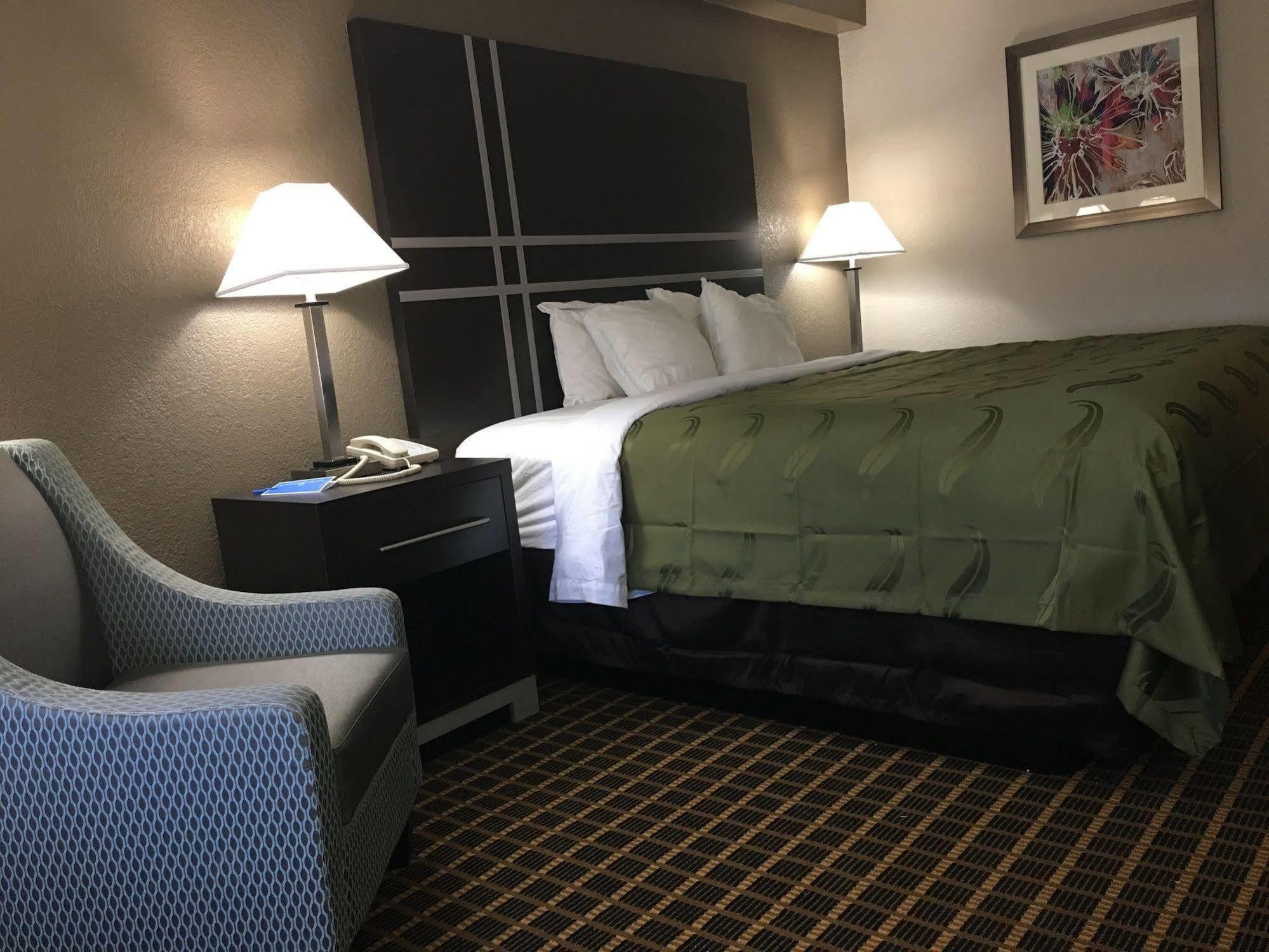 Quality Inn & Suites West El Paso I-10 Extérieur photo