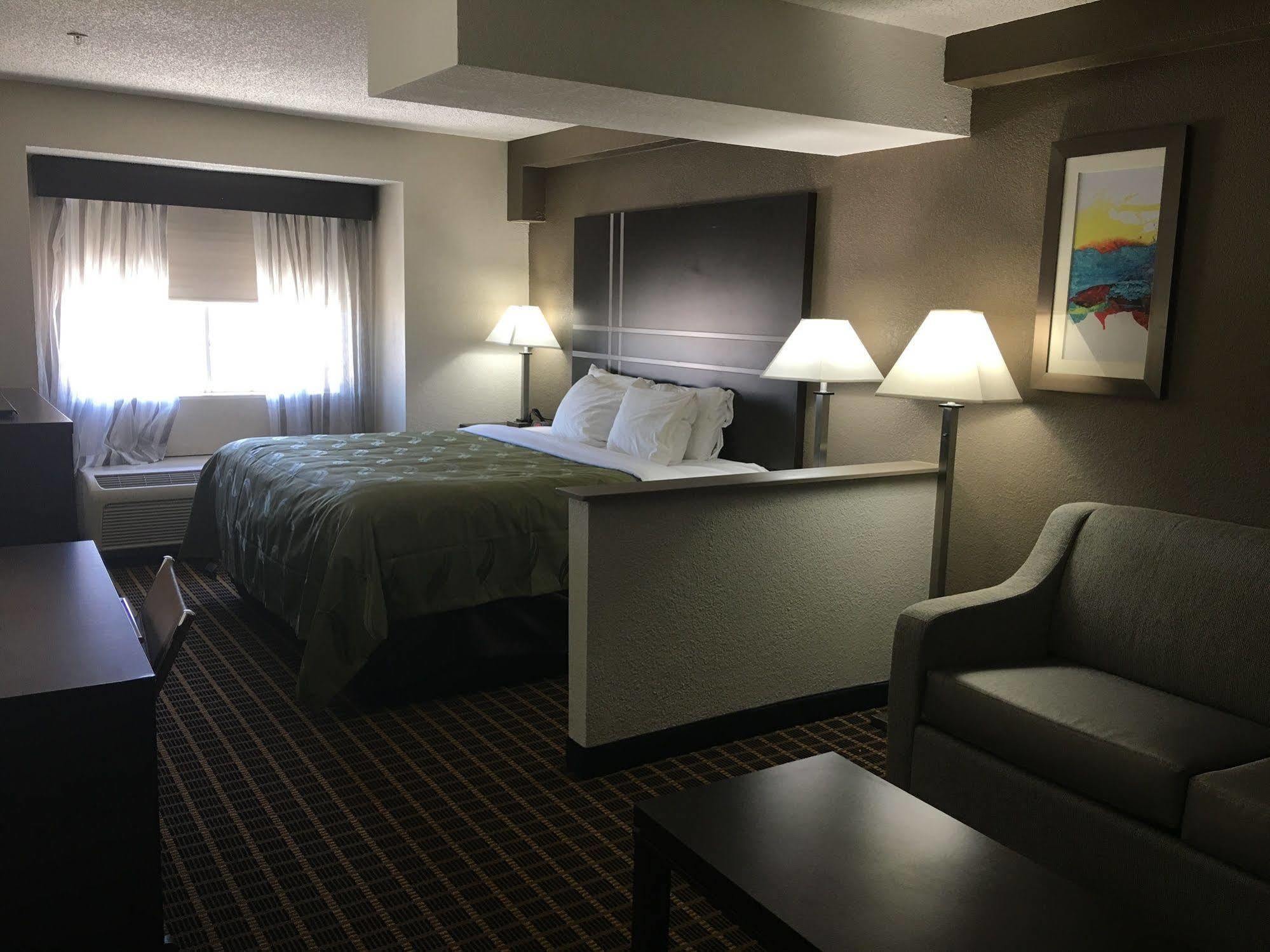 Quality Inn & Suites West El Paso I-10 Extérieur photo
