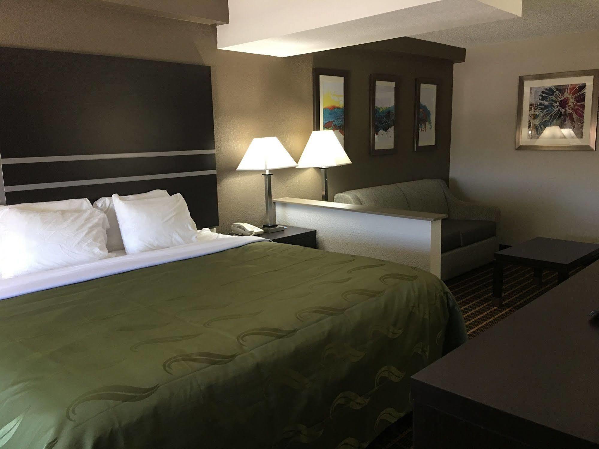 Quality Inn & Suites West El Paso I-10 Extérieur photo