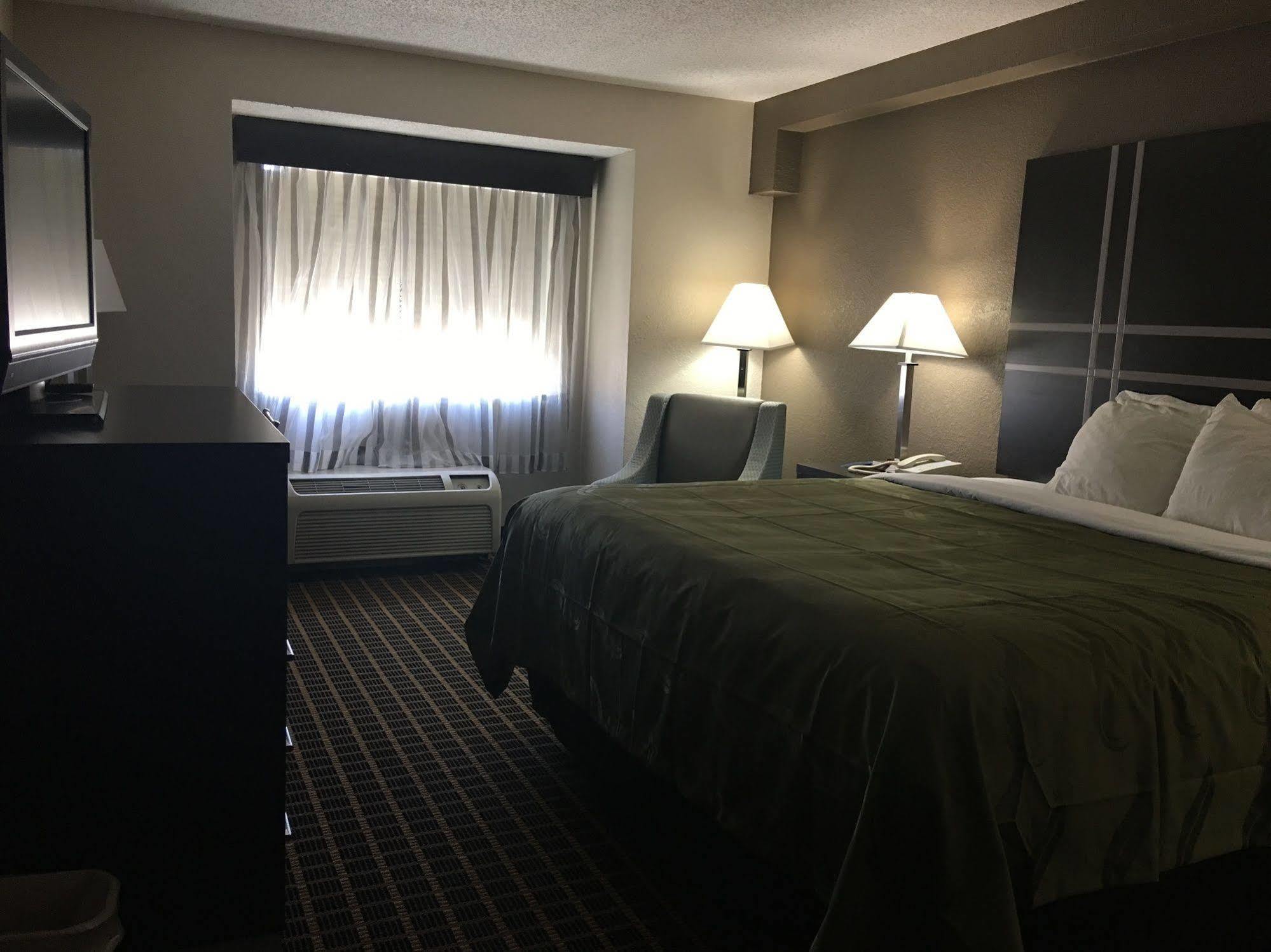 Quality Inn & Suites West El Paso I-10 Extérieur photo